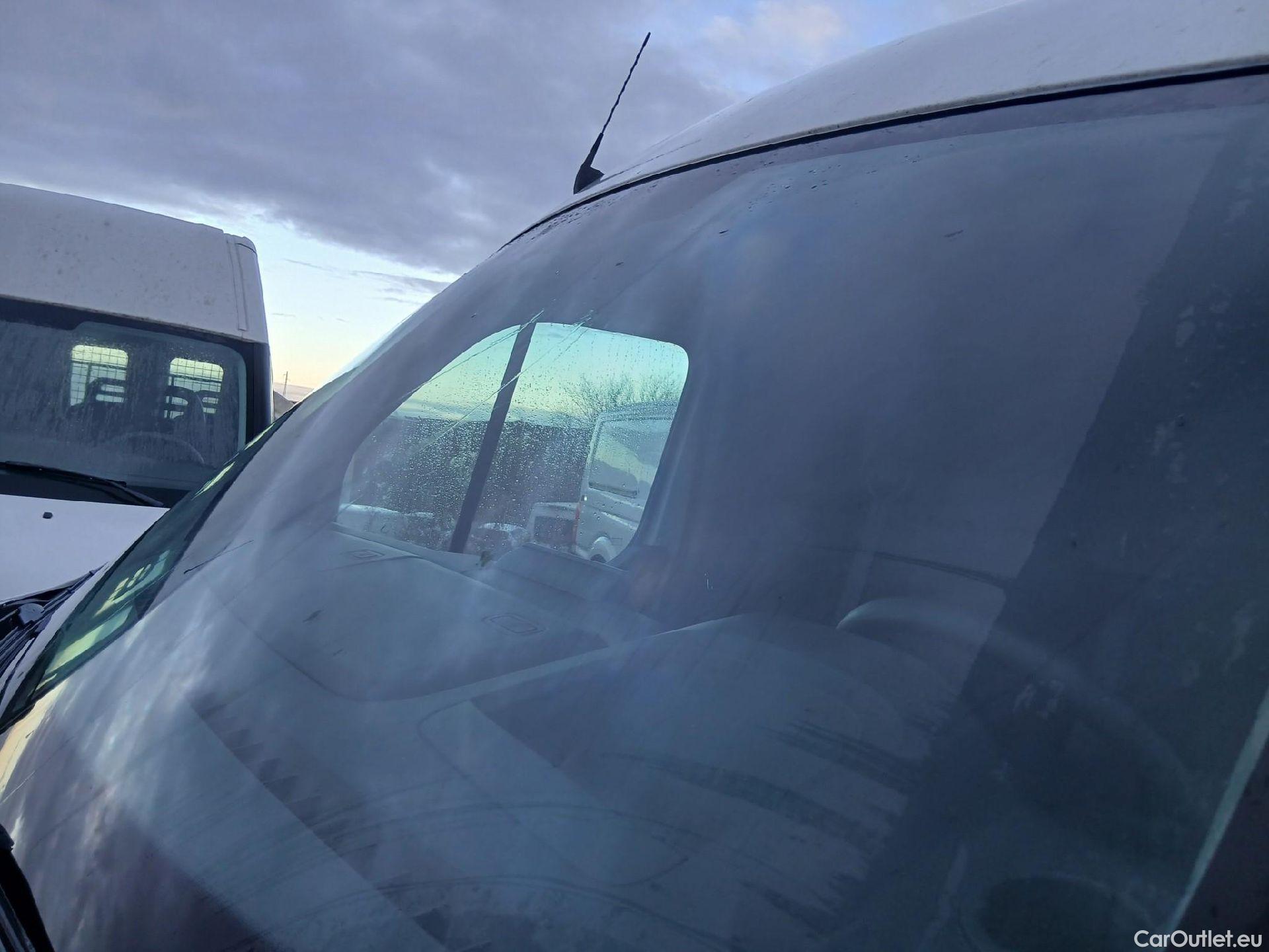  Nissan  NV400 NISSAN  / 2011 / 4P / furgón L2H2 3,5T 2.3dCi 99kW FWD Optima #35