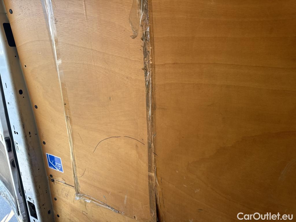  Ford  Transit FORD  VU 4p 6G furgón 350 96kW L3H2 Van Trend Delantera #6