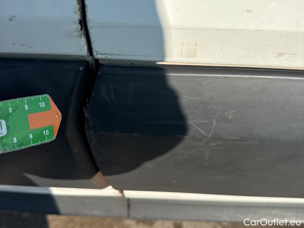  Ford  Transit FORD  VU 4p 6G furgón 350 96kW L3H2 Van Trend Delantera #77