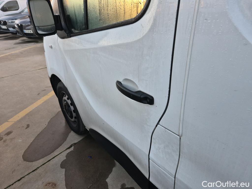  Renault  Trafic RENAULT  / 2019 / 4P / furgón Furgón 27 L1H1 Energy BluedCi 88 kW #43