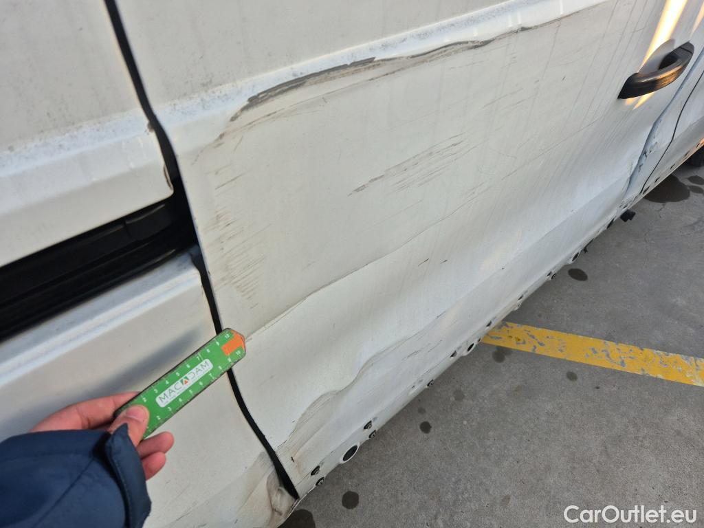  Renault  Trafic RENAULT  / 2019 / 4P / furgón Furgón 27 L1H1 Energy BluedCi 88 kW #11