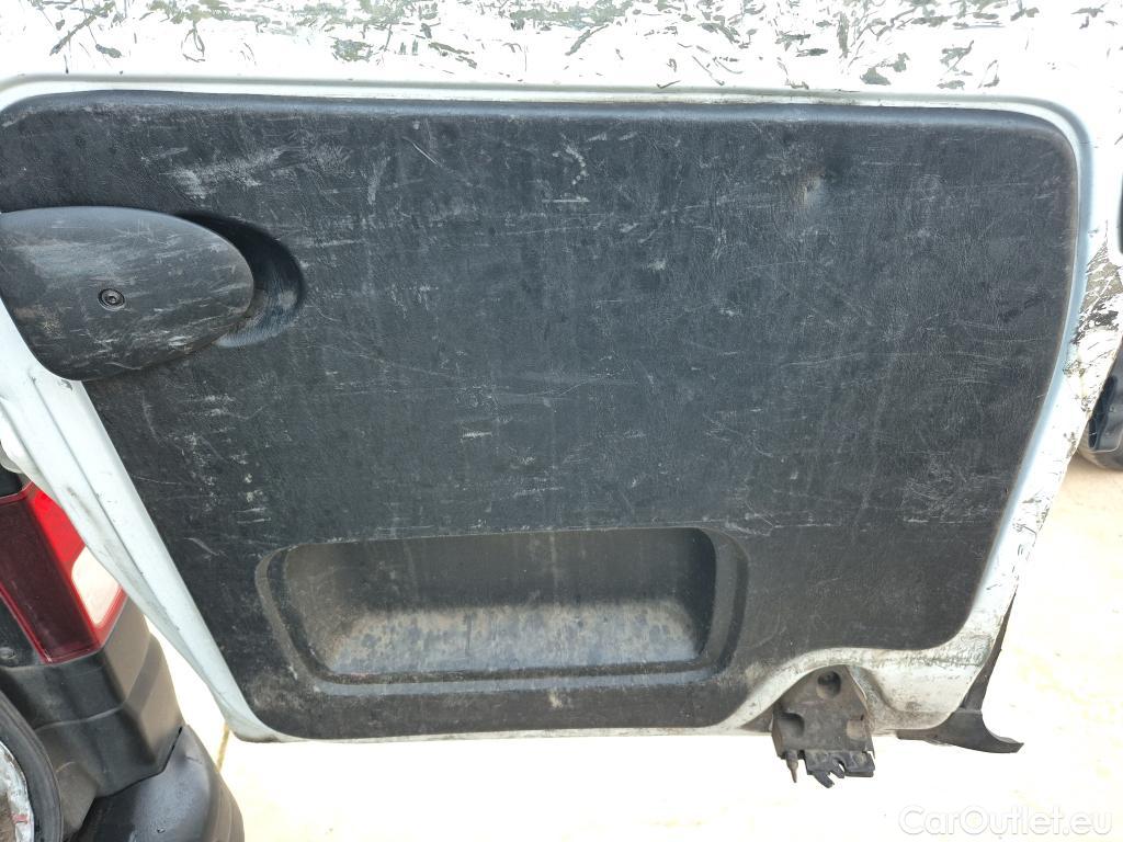  Renault  Trafic RENAULT  / 2019 / 4P / furgón Furgón 27 L1H1 Energy BluedCi 88 kW #53