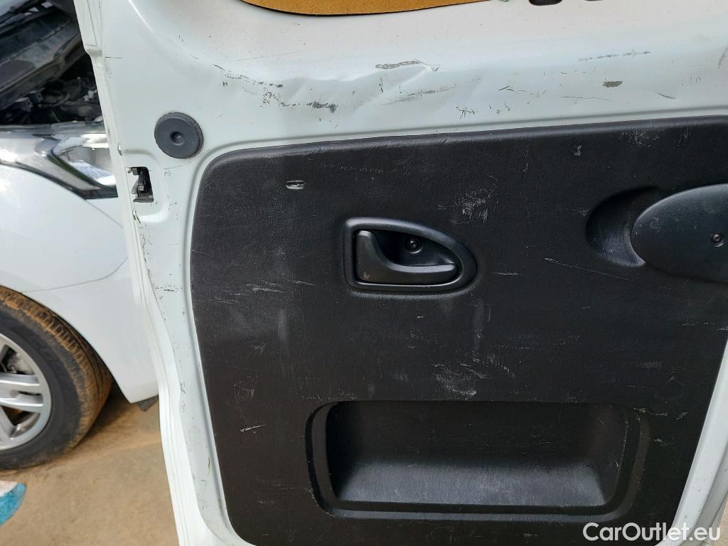  Renault  Trafic RENAULT  / 2019 / 4P / furgón Furgón 27 L1H1 Energy BluedCi 88 kW (AC) #37