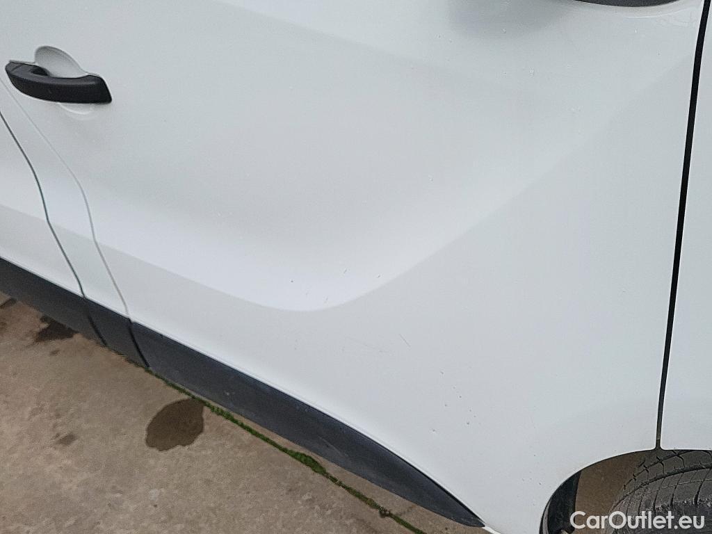  Renault  Trafic RENAULT  / 2019 / 4P / furgón Furgón 27 L1H1 Energy BluedCi 88 kW (AC) #47