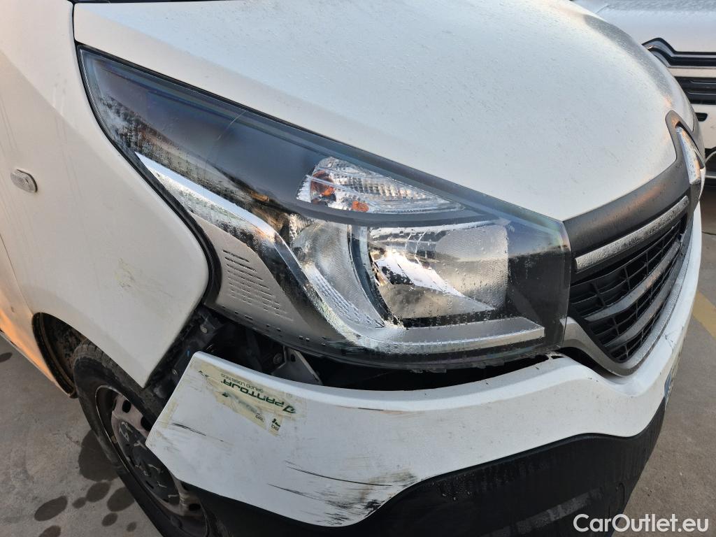  Renault  Trafic RENAULT  / 2019 / 4P / furgón Furgón 27 L1H1 Energy BluedCi 88 kW #63