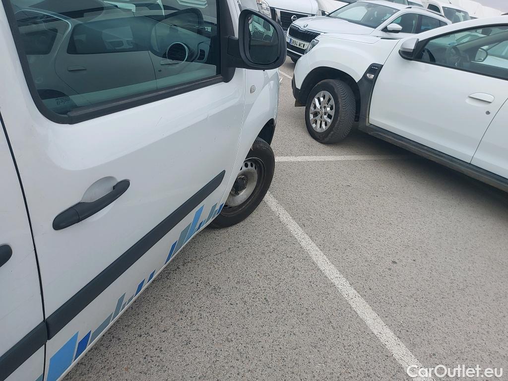  Renault  Kangoo RENAULT  Furgón/2013/4P/furgón derivado de turismo Maxi 2p Blue dCi 70 kW (95CV) #21