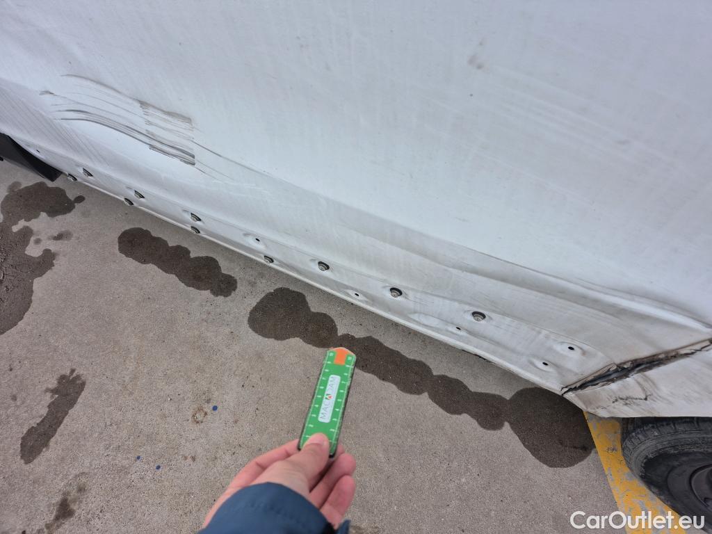  Renault  Trafic RENAULT  / 2019 / 4P / furgón Furgón 27 L1H1 Energy BluedCi 88 kW #48