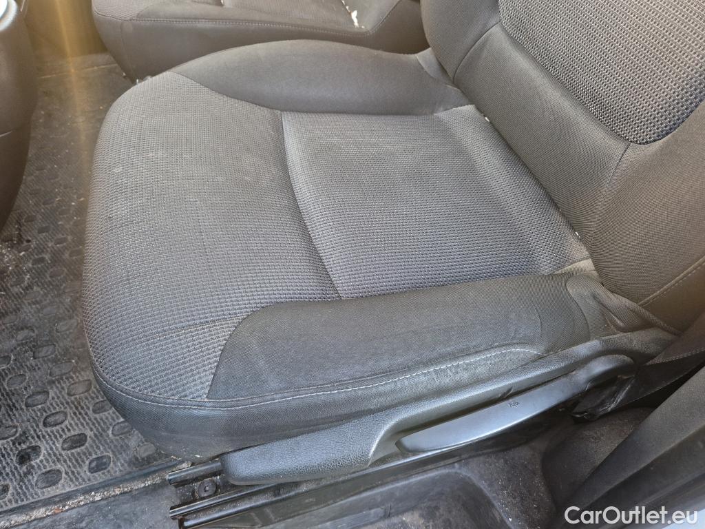  Renault  Trafic RENAULT  / 2019 / 4P / furgón Furgón 27 L1H1 Energy BluedCi 88 kW #13