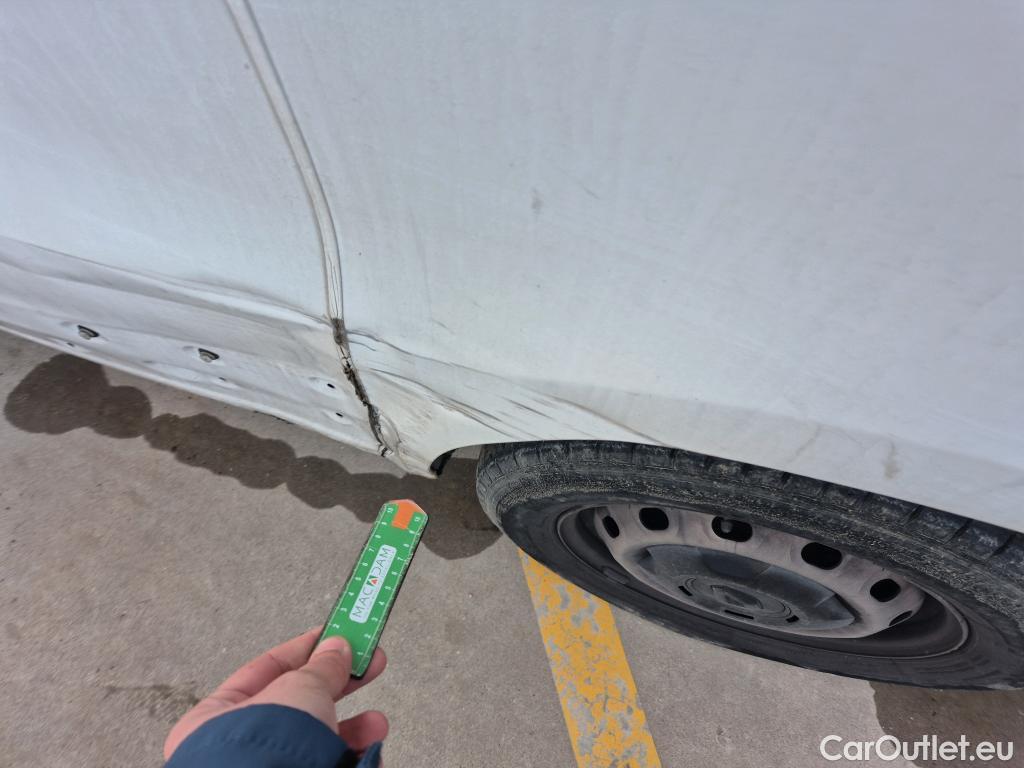  Renault  Trafic RENAULT  / 2019 / 4P / furgón Furgón 27 L1H1 Energy BluedCi 88 kW #3