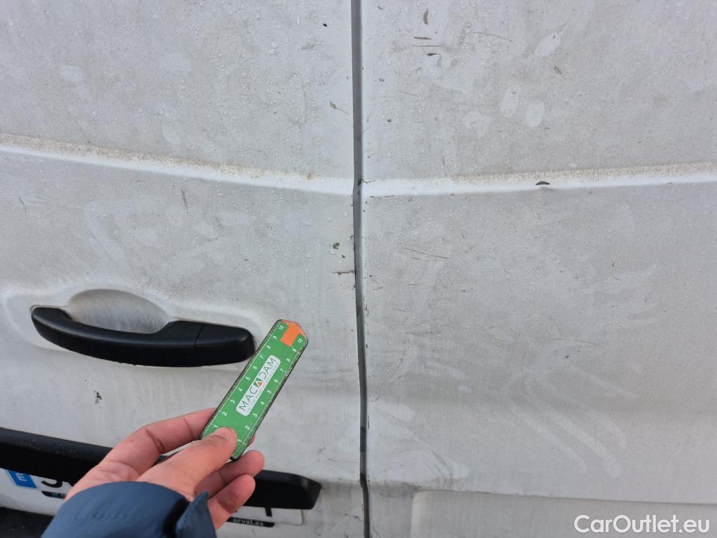  Renault  Trafic RENAULT  / 2019 / 4P / furgón Furgón 27 L1H1 Energy BluedCi 88 kW #22