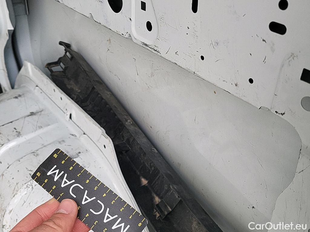  Renault  Trafic RENAULT  / 2019 / 4P / furgón Furgón 27 L1H1 Energy BluedCi 88 kW (AC) #6