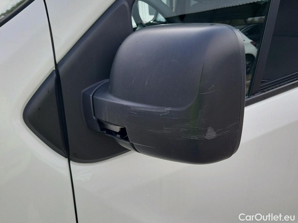  Renault  Trafic RENAULT  / 2019 / 4P / furgón Furgón 27 L1H1 Energy BluedCi 88 kW (AC) #41