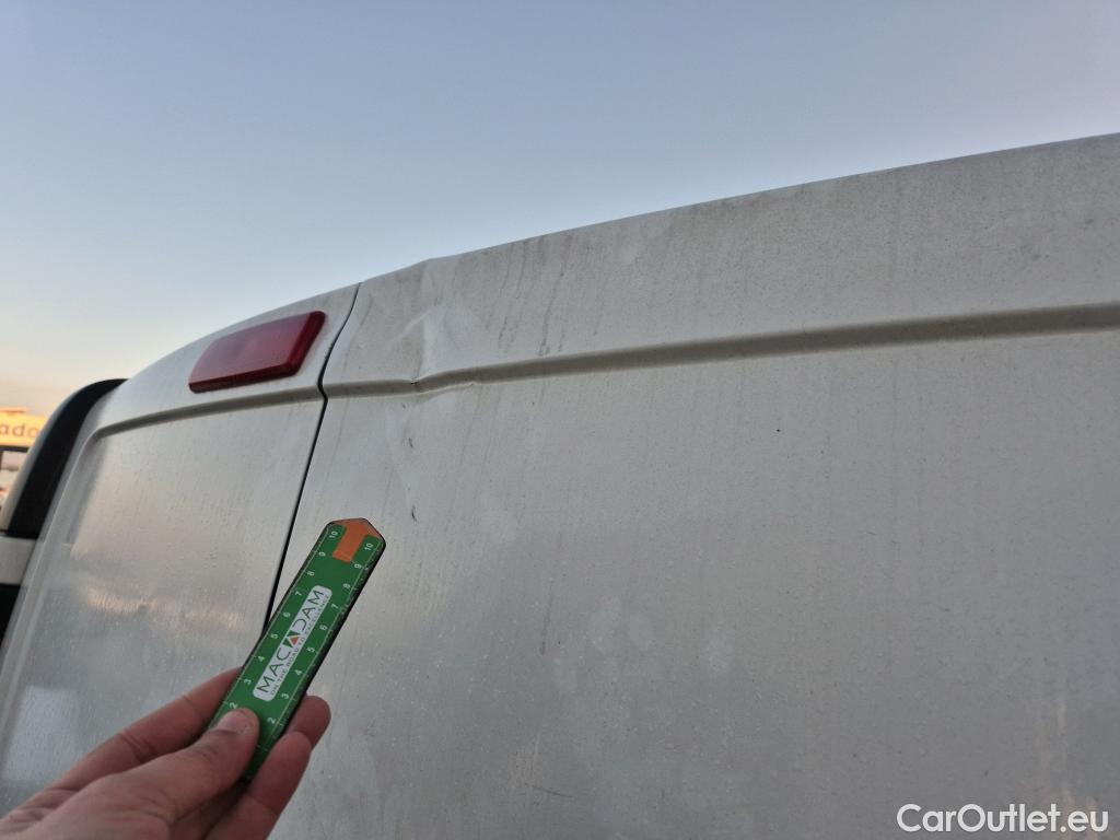  Renault  Trafic RENAULT  / 2019 / 4P / furgón Furgón 27 L1H1 Energy BluedCi 88 kW #16