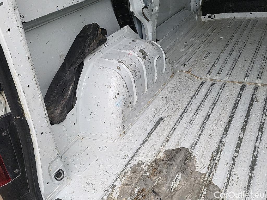  Renault  Trafic RENAULT  / 2019 / 4P / furgón Furgón 27 L1H1 Energy BluedCi 88 kW (AC) #11