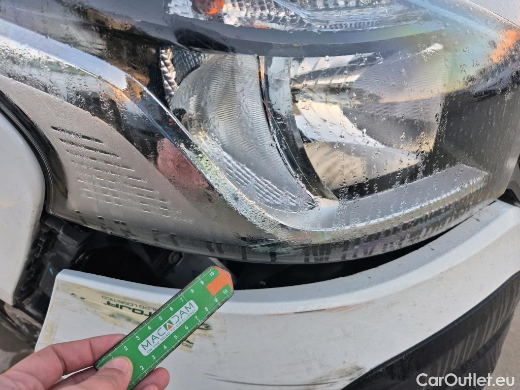  Renault  Trafic RENAULT  / 2019 / 4P / furgón Furgón 27 L1H1 Energy BluedCi 88 kW #64