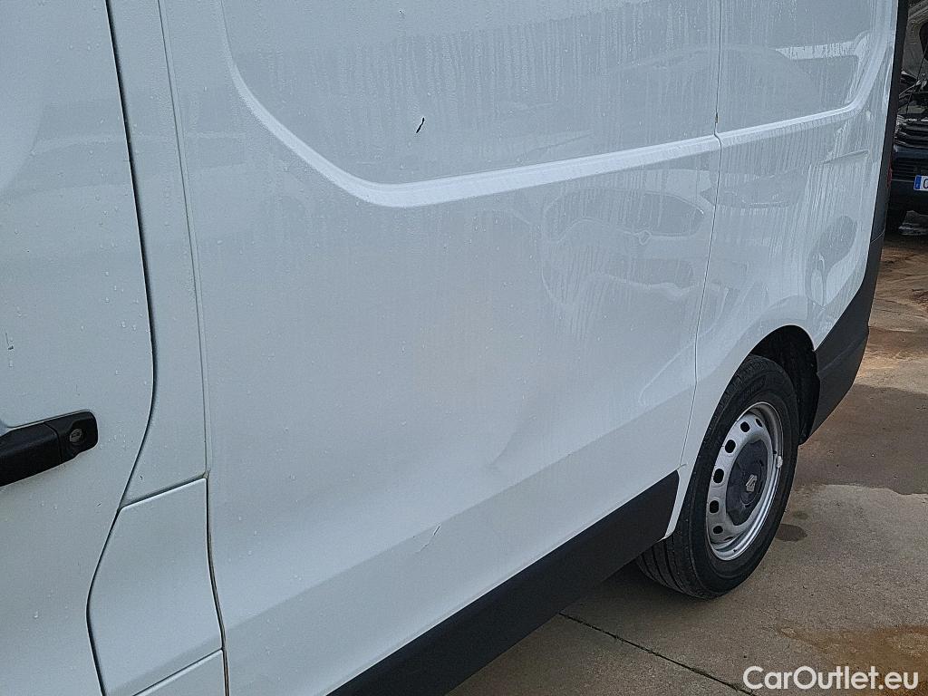  Renault  Trafic RENAULT  / 2019 / 4P / furgón Furgón 27 L1H1 Energy BluedCi 88 kW (AC) #7