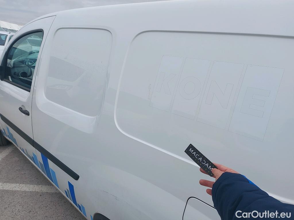  Renault  Kangoo RENAULT  Furgón/2013/4P/furgón derivado de turismo Maxi 2p Blue dCi 70 kW (95CV) #27