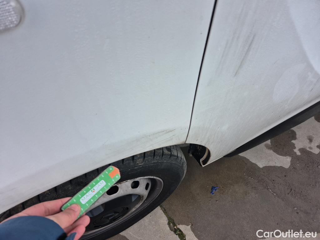  Renault  Trafic RENAULT  / 2019 / 4P / furgón Furgón 27 L1H1 Energy BluedCi 88 kW #52