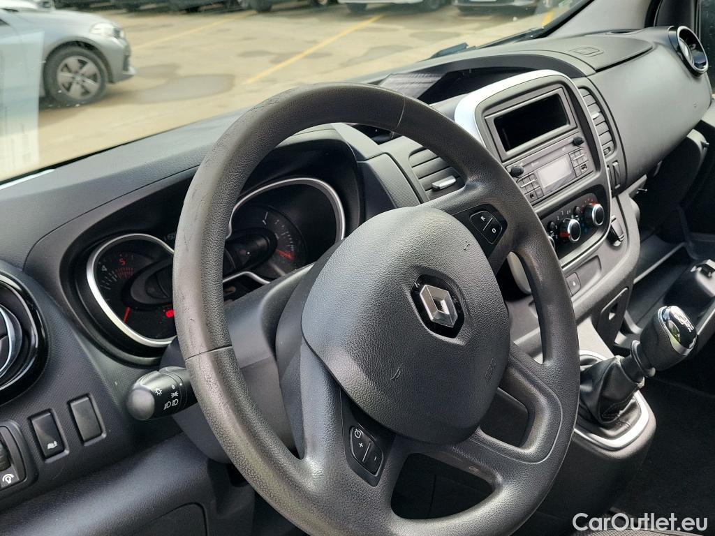  Renault  Trafic RENAULT  / 2019 / 4P / furgón Furgón 27 L1H1 Energy BluedCi 88 kW (AC) #43