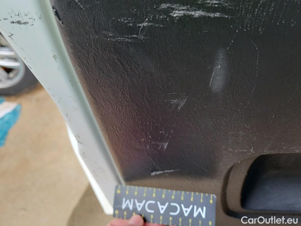  Renault  Trafic RENAULT  / 2019 / 4P / furgón Furgón 27 L1H1 Energy BluedCi 88 kW (AC) #38