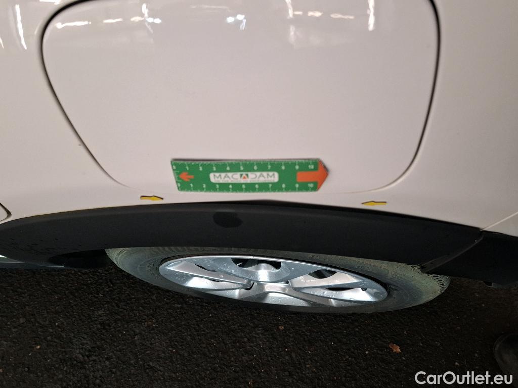  Citroen  C3  Société Feel Business R 1.5 BlueHDI 100CV BVM5 E6dT #2