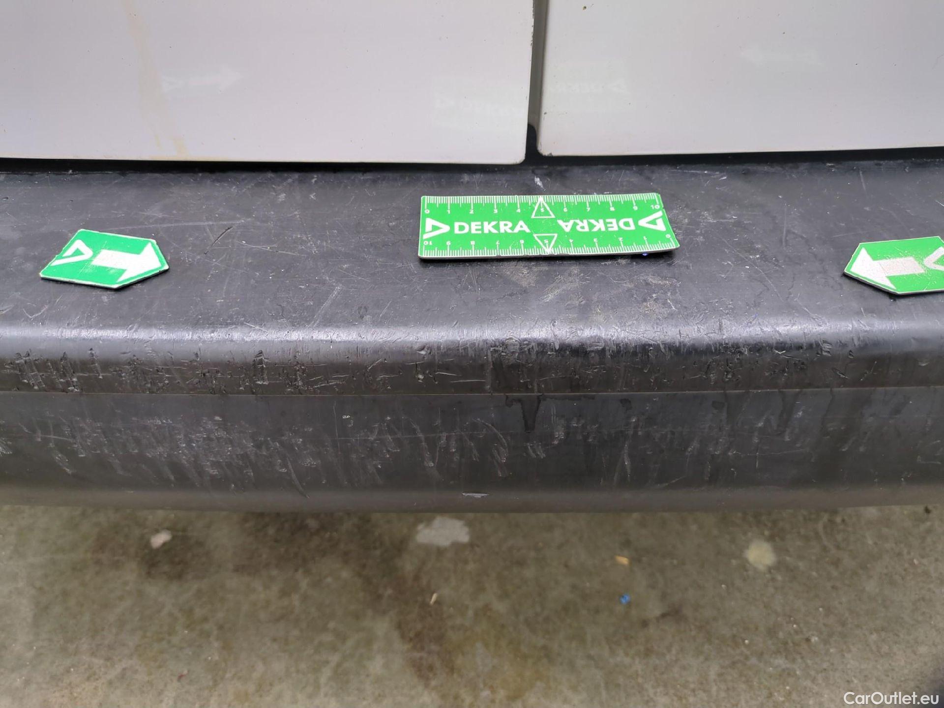  Peugeot  Expert PEUGEOT  VU 4p Fourgon 2.0 BlueHDi 120 S&S Standard Premium P. #42