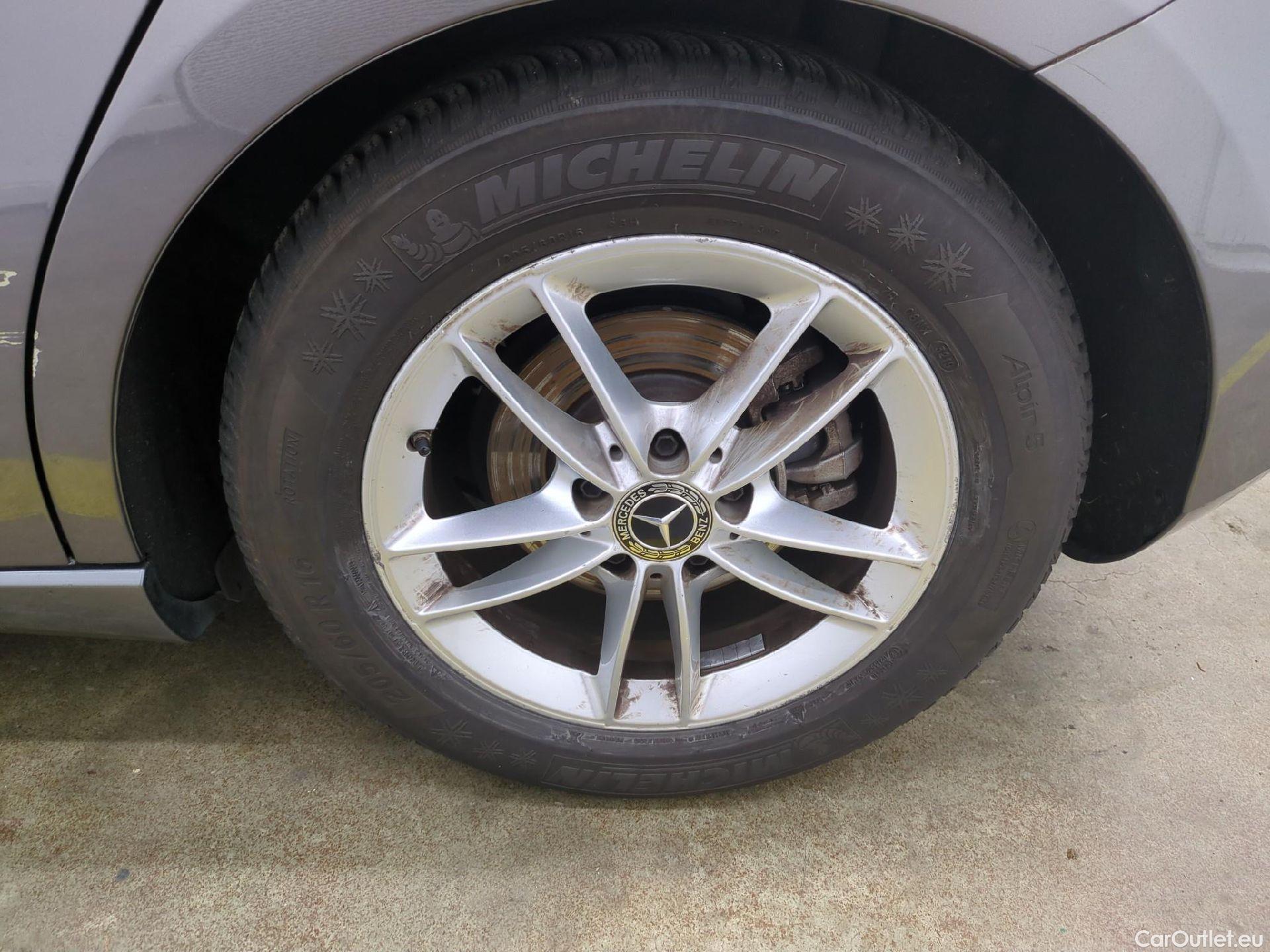  Mercedes  A-Klasse MERCEDES-BENZ Classe A 5p Berline A 180 d Business Line 7G-DCT #2