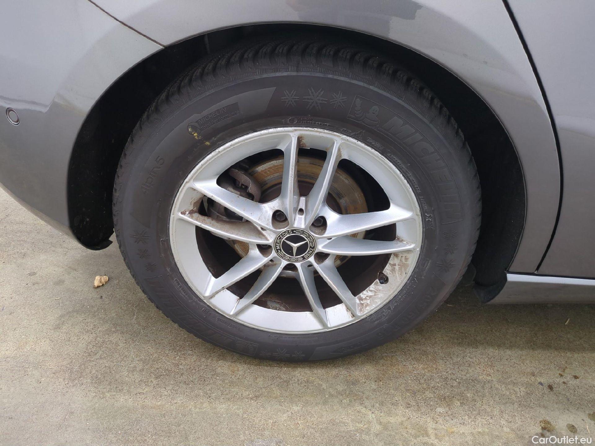  Mercedes  A-Klasse MERCEDES-BENZ Classe A 5p Berline A 180 d Business Line 7G-DCT #7