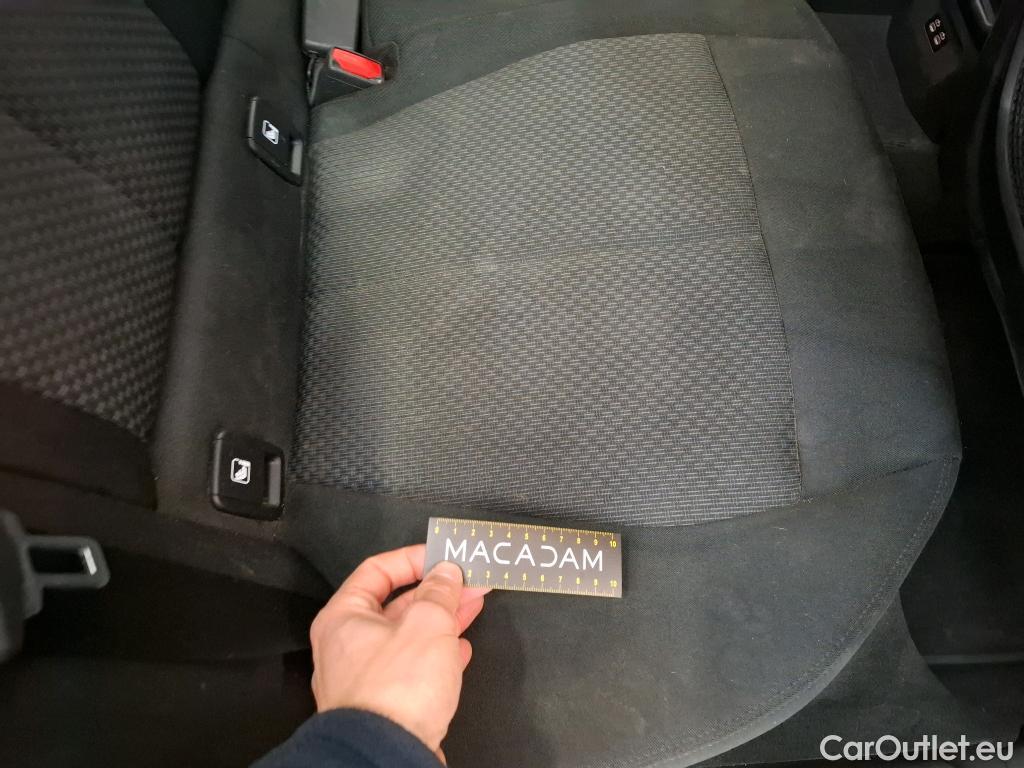  Bmw  Serie 1 BMW Série 1 / 2019 / 5P / Berline 116i Business Design #23