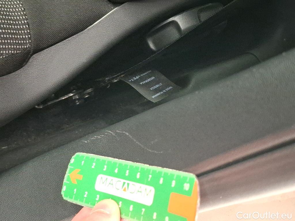  Citroen  C3  Max 1.2 PureTech 80CV BVM5 6E #2