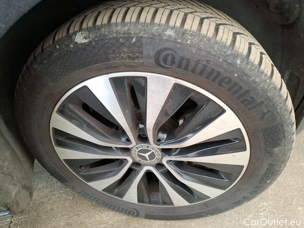  Mercedes  A-Klasse MERCEDES-BENZ Classe A Compact / 2018 / 5P / Berline A 250 e Business Line 8G-DCT #2