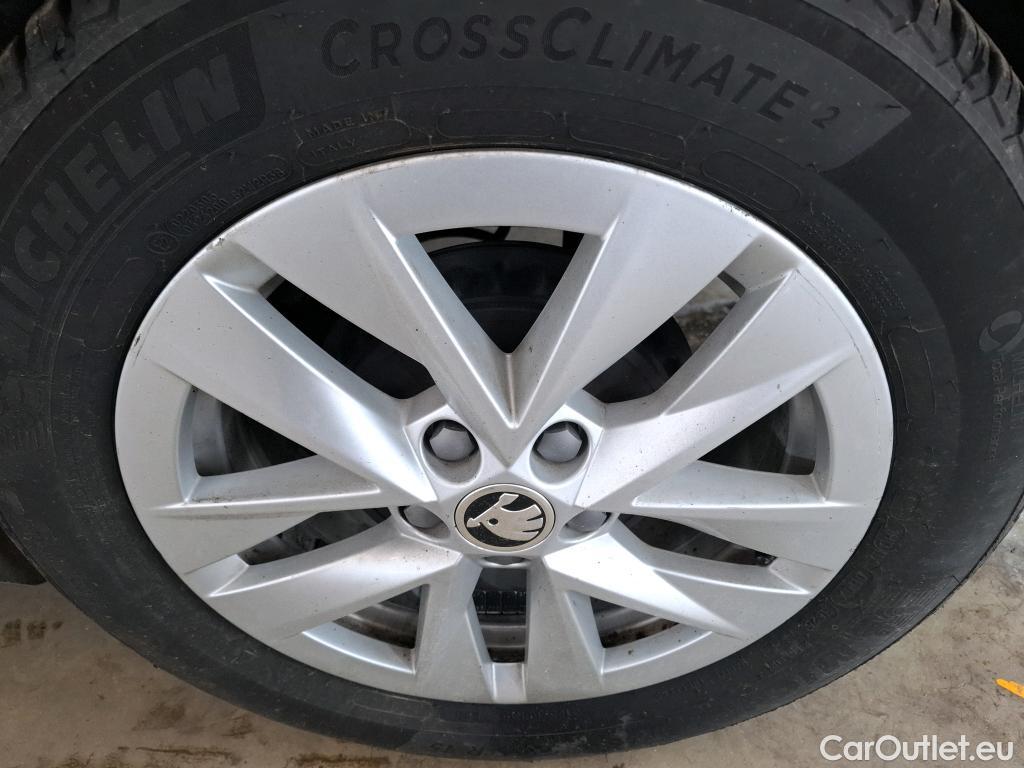  Skoda  Fabia  Ambition 1.0 MPI 80CV BVM5 E6d #5