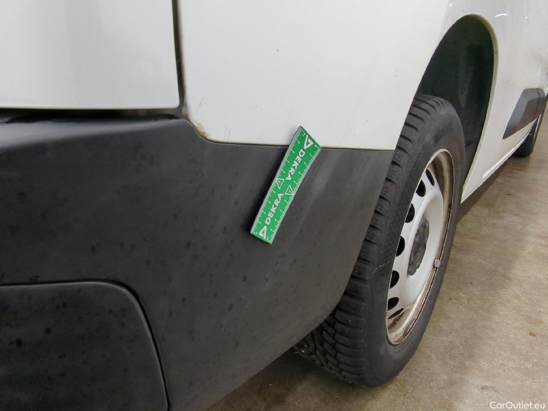  Citroen  Berlingo  Fourgon Club XL 950 1.5 BlueHDi 100CV BVM5 E6dT #40