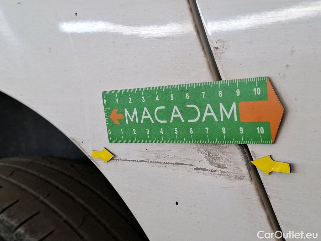  Peugeot  Partner PEUGEOT  / 2018 / 4P / Fourgonnette BLUEHDI 75 S&S STANDARD 650KG PREMIUM #8