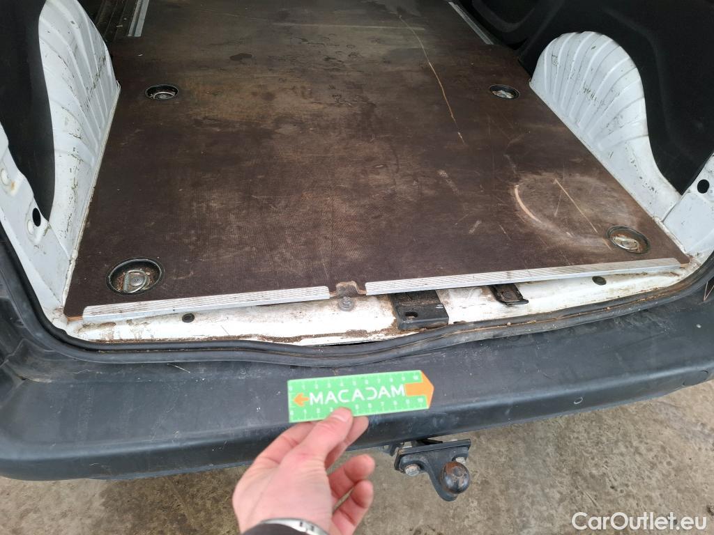  Peugeot  Partner PEUGEOT  / 2018 / 4P / Fourgonnette BLUEHDI 75 S&S STANDARD 650KG PREMIUM #61