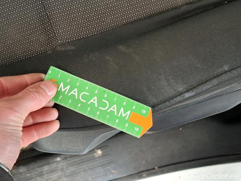  Peugeot  Partner PEUGEOT  / 2018 / 4P / Fourgonnette BLUEHDI 75 S&S STANDARD 650KG PREMIUM #47