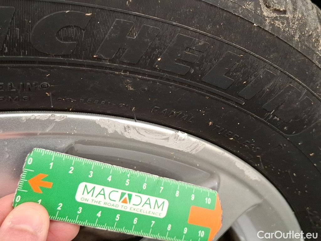  Mercedes  A-Klasse MERCEDES-BENZ Classe A Compact / 2018 / 5P / Berline A 220 d Progressive Line 8G-DCT #23