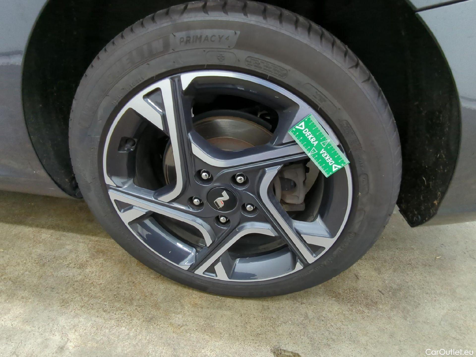  Hyundai  i30 HYUNDAI  Sport Wagon / 2020 / 5P / Break 1.0 T-GDI 120 MHEV DCT-7 N LINE SW #11