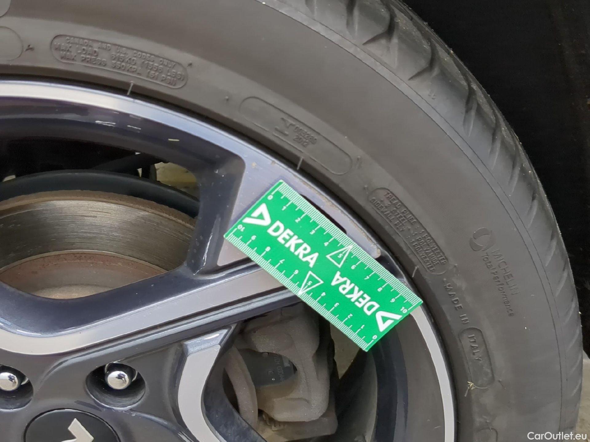  Hyundai  i30 HYUNDAI  Sport Wagon / 2020 / 5P / Break 1.0 T-GDI 120 MHEV DCT-7 N LINE SW #12