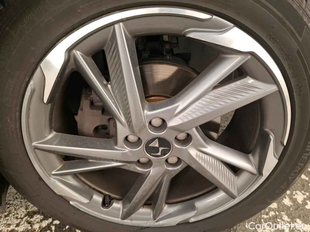  DS  DS7 DS DS 7 Crossback / 2017 / 5P / SUV PureTech 180 Automatique So Chic #32