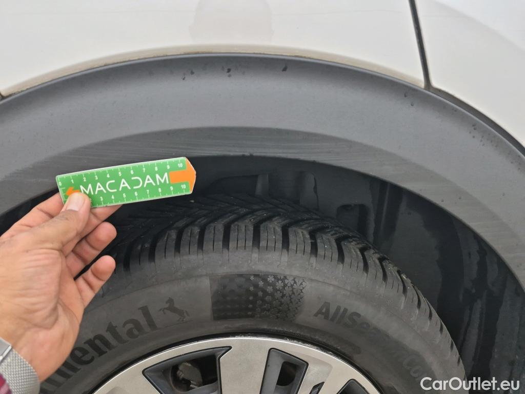  Peugeot  2008  Active Business 1.5 HDi 130CV BVA8 E6d #38