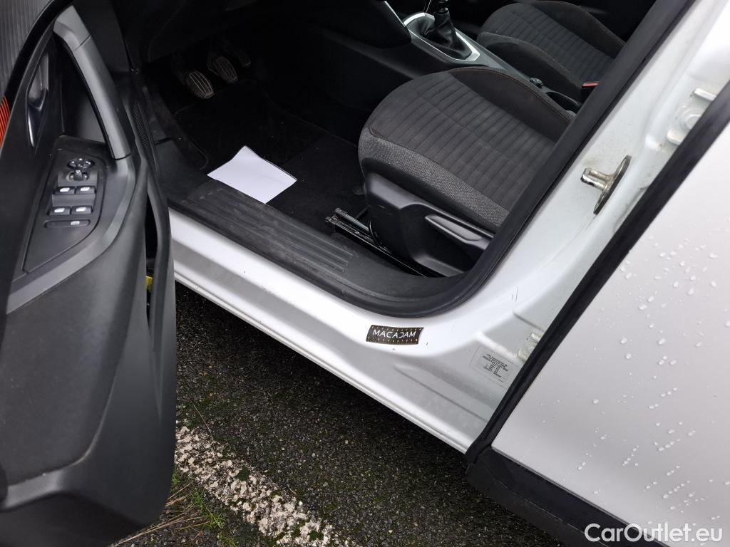  Peugeot  2008  Active Business 1.5 HDi 100CV BVM6 E6d #26