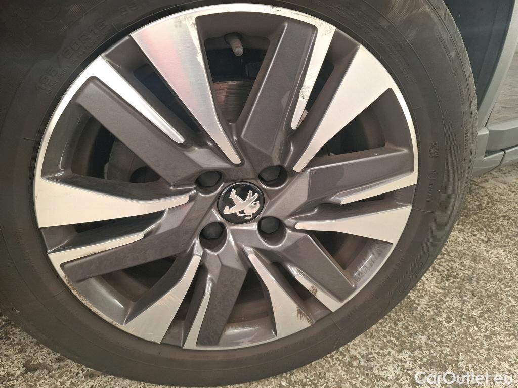  Peugeot  2008  Allure Business 1.2 PureTech 110CV BVM6 E6dT #16