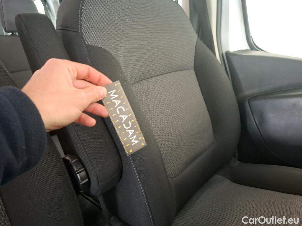  Renault  Trafic  Combi L1H1 2 8t (8/9 Sitze) Life 2.0 dCi 145CV BVM6 8 Sieges E6dT #19