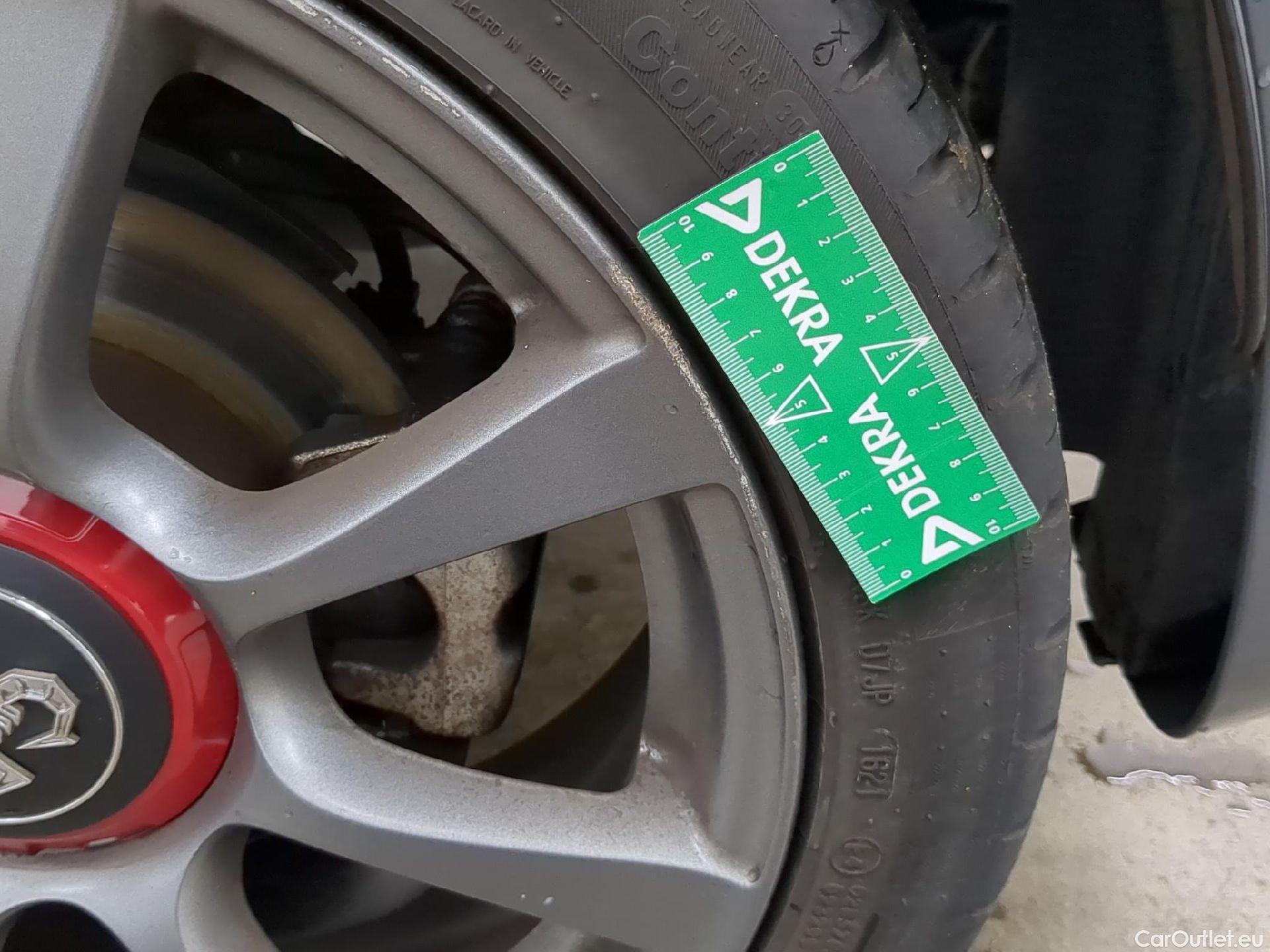  Abarth  500 ABARTH 595 / 2016 / 3P / Berline 1.4 Turbo 16v T-Jet 145ch 595 #11