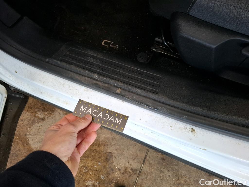  Citroen  C4  Berline Live Pack Business 1.2 PureTech 100CV BVM6 E6d #1