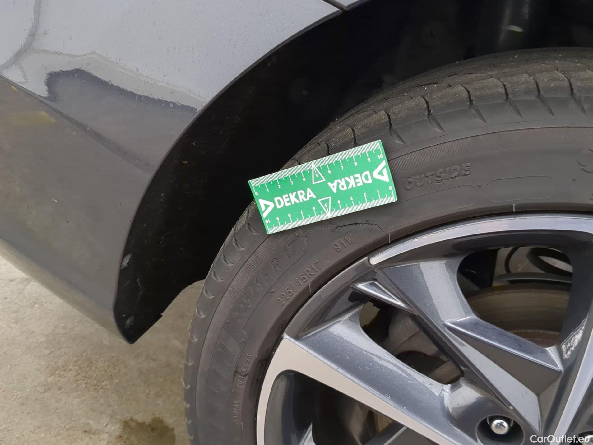  Hyundai  i30 HYUNDAI  Sport Wagon / 2020 / 5P / Break 1.0 T-GDI 120 MHEV I-MT CREATIVE SW #3