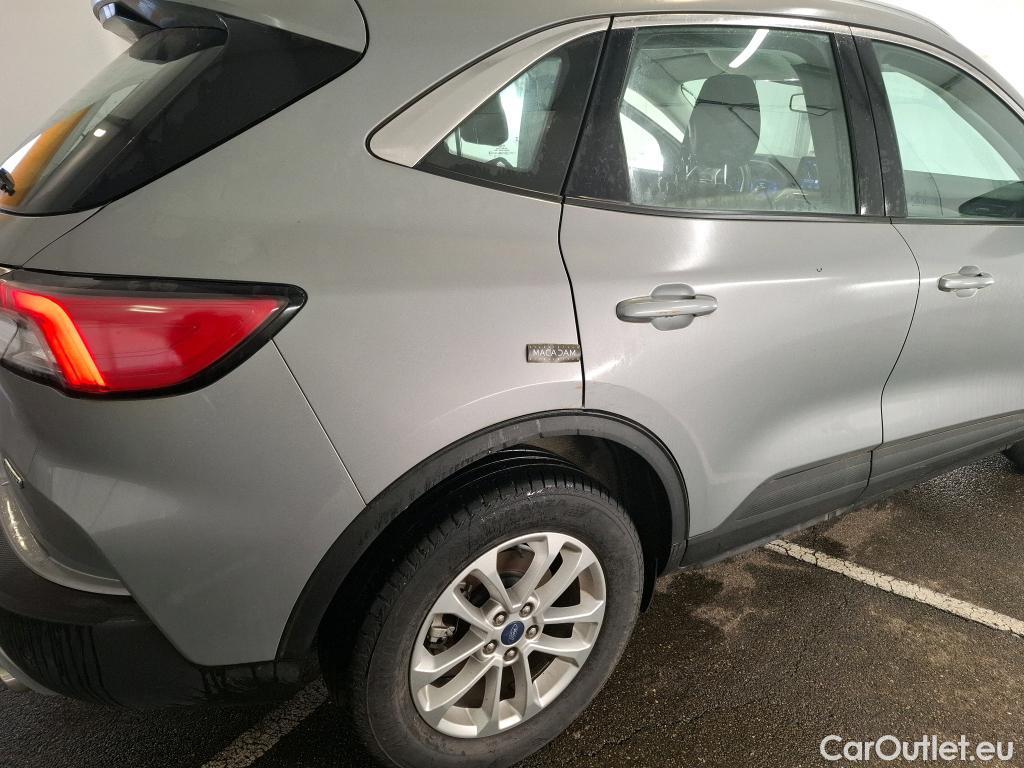  Ford  Kuga FORD  / 2019 / 5P / SUV 2.5 190 hybrid Flexifuel Pshift Titanium #24