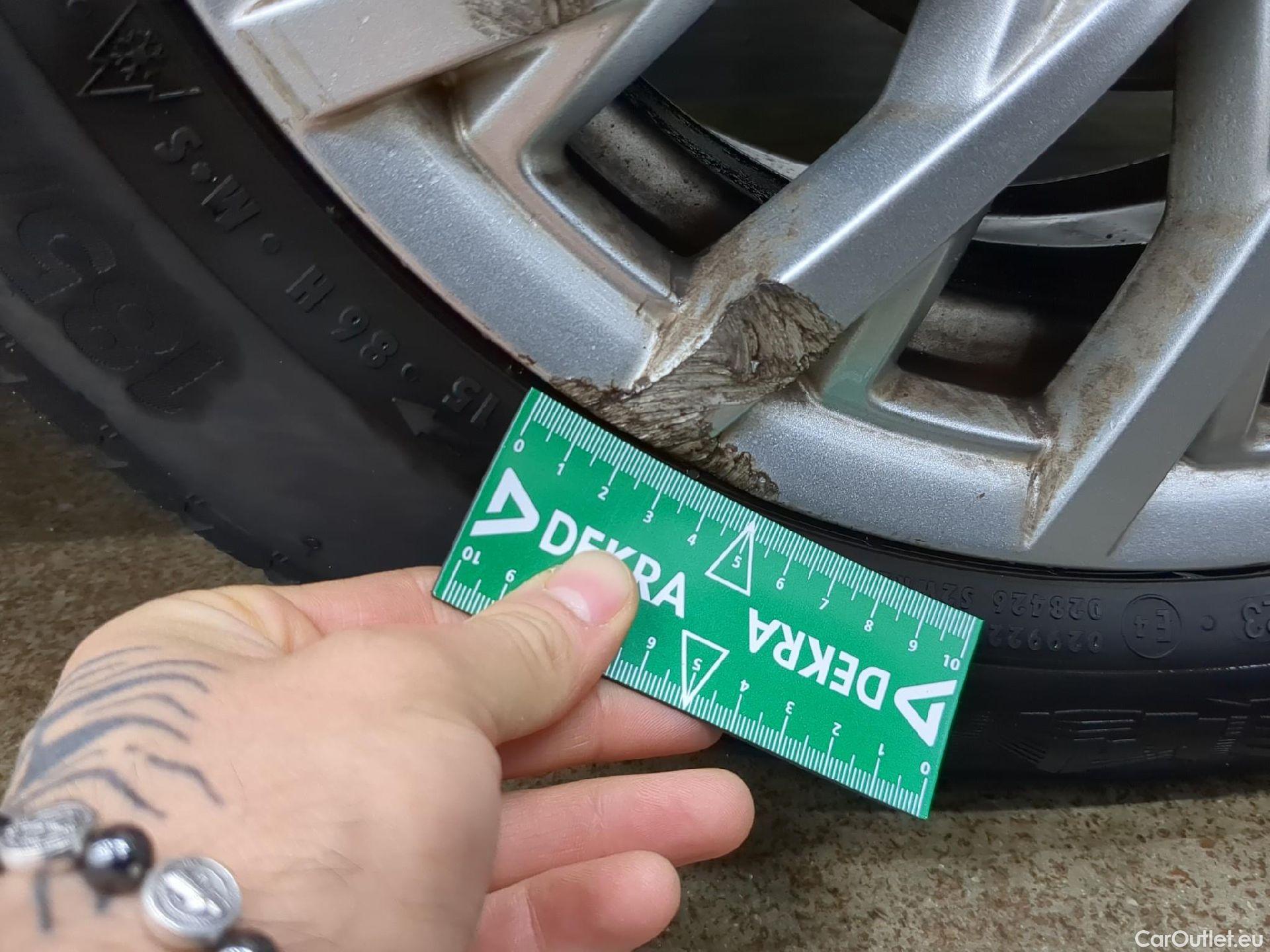  Fiat  500 FIAT  / 2015 / 3P / Berline Hybrid 1.0 BSG 70 ch Dolcevita #4