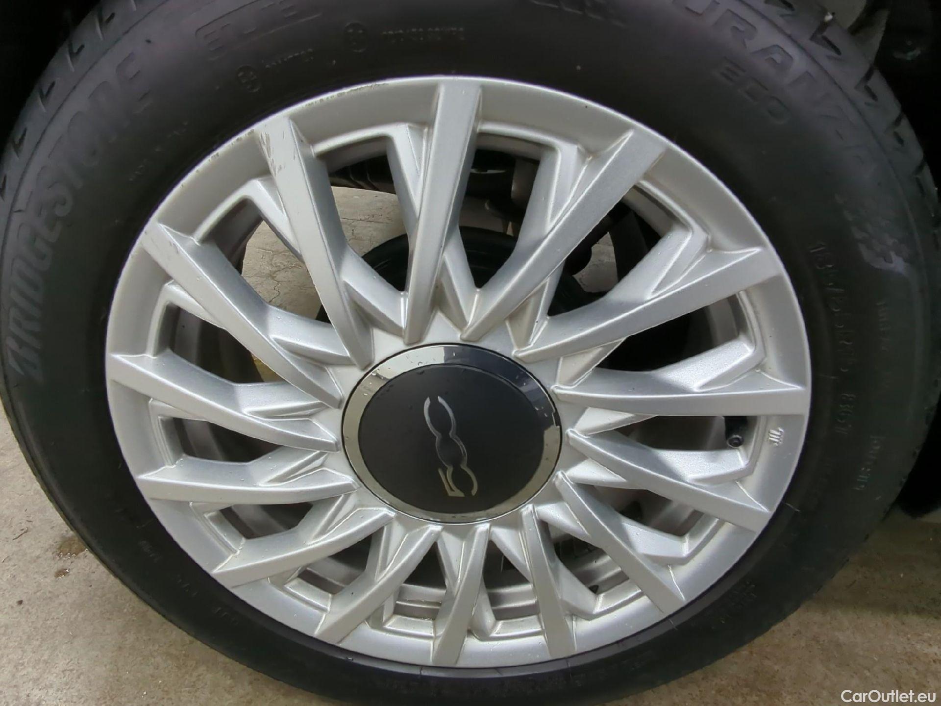  Fiat  500 FIAT  / 2015 / 3P / Berline Hybrid 1.0 BSG 70 ch Dolcevita #2